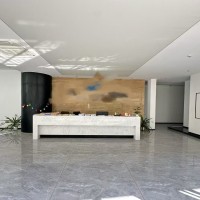 福永107国道边小独院1100平方，可做办公接待私人会所，装饰公司，公司研发，直播电商，内部装修豪华办公设施，环境优美交通方便！