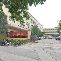 深圳市宝安区松岗地铁站附近 1楼整层2000平 高度6.5米 前台办公室精装修水电齐全 合同3-5年 低价出租，