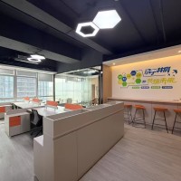 龙岗坂田开发商直租甲级写字楼小面积 建筑面积：144.82㎡ ◎套内：108.09㎡ ◎使用率：75% ◎层高：4.2m ◎朝向：东 ◎格局：2+1+2杂物间 ◎月租金：18000元/套·月 ◎停车月